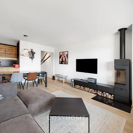 Altitude L Superior L View L Parking L By Cosyhome